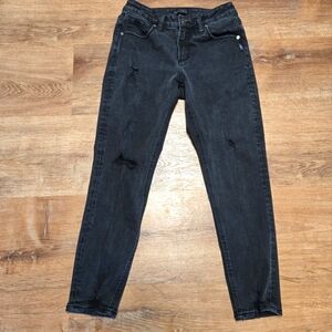 Silver Jeans Black Size 26 Distressed Skinny Jeans Avery Skinny Crop Style